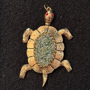 Articulated Turtle Pendant Goldtone w Green Jade Chips & Red Rhinestone Eyes